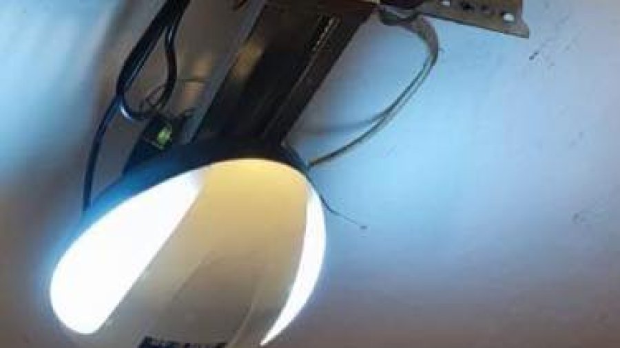 Roger KIT C40 1000 N erősségű automatikát telepítettünk 3300 mm sínnel.